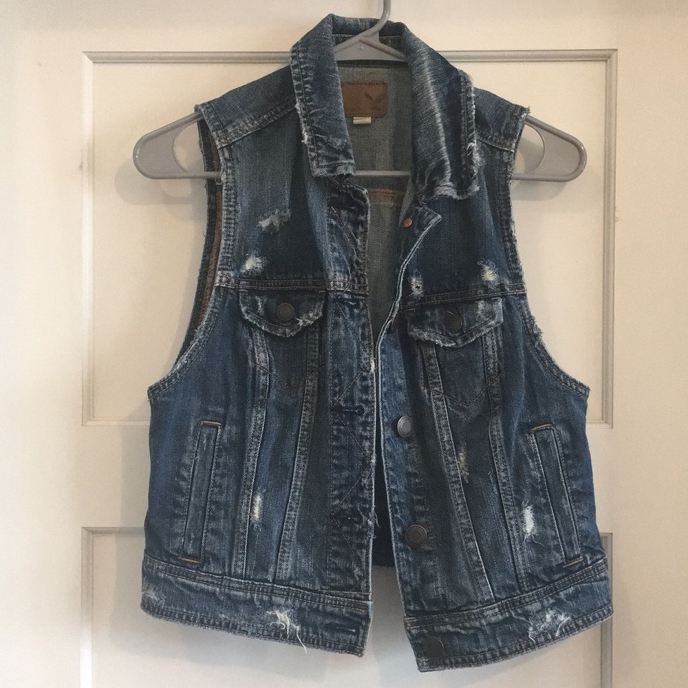 NEVER WORN AE Jean Vest